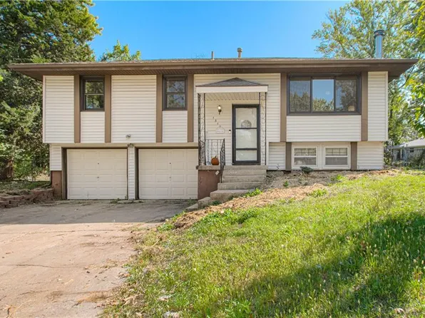 1311 SW Mission Pl, Lees Summit, MO 64081