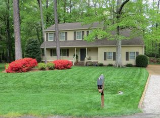 96 Hillburne Ln, Yorktown, VA 23692