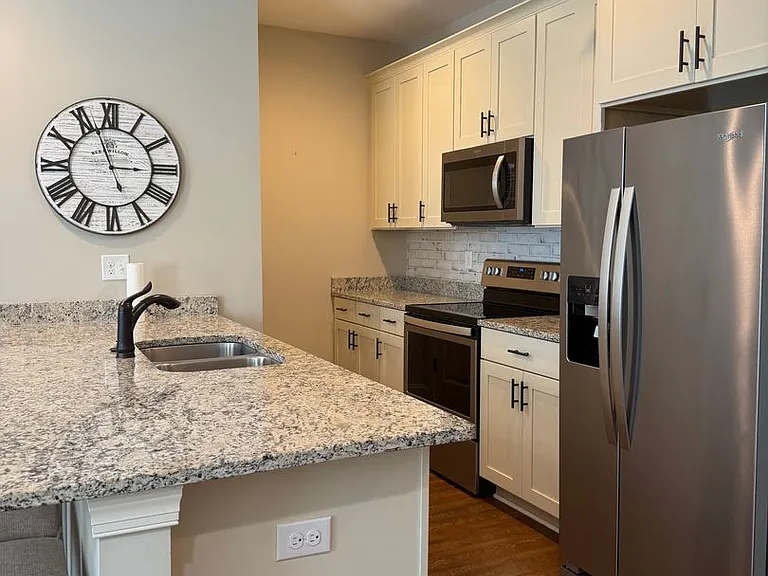 3855 Academy Dr #402 — Photo 3