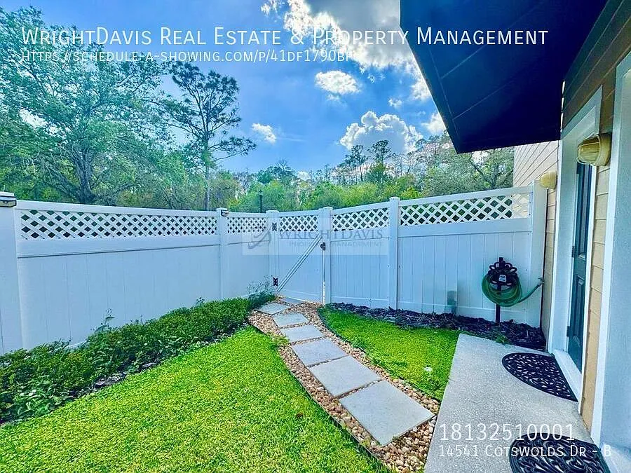 Building Photo - 14541 Cotswolds Dr #B