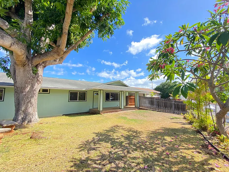 1136 Makaala St — Photo 43