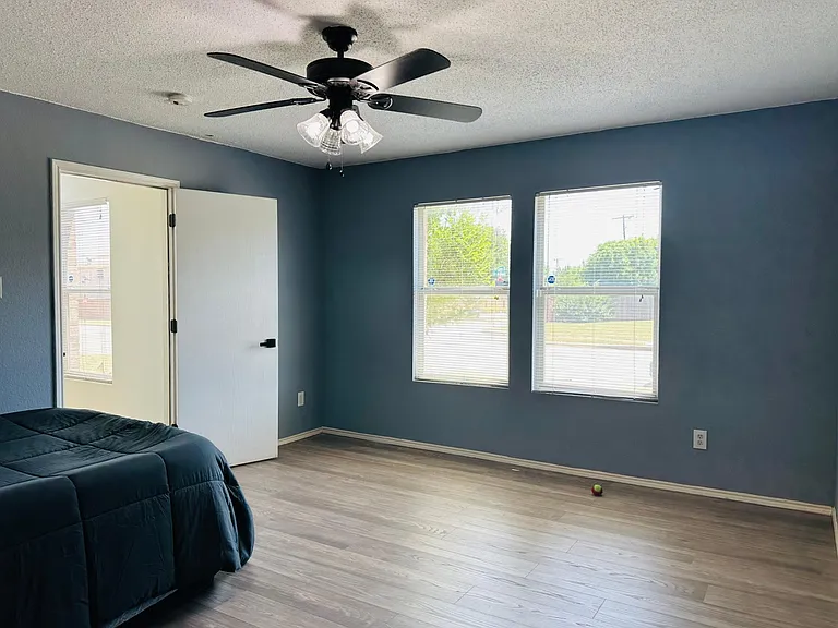 765 Lowe Dr — Photo 6