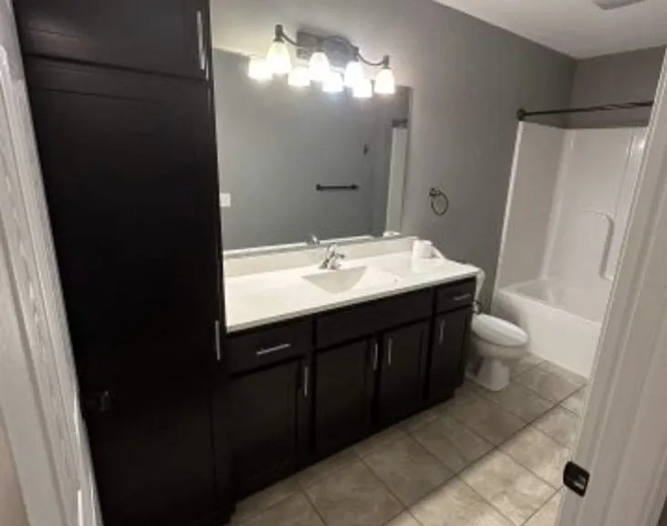 2721 Kellogg Ave — Photo 10