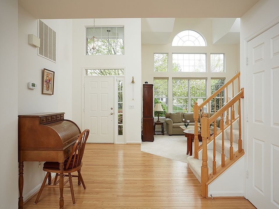 1st image of 46576 Hollymead Pl