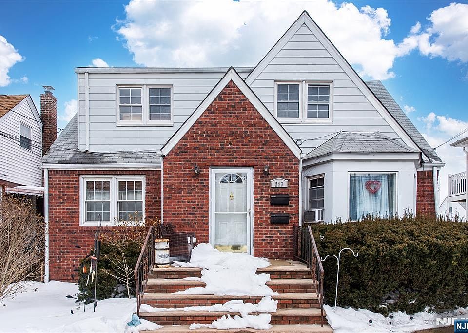 1st image of 283 Malcolm Ave