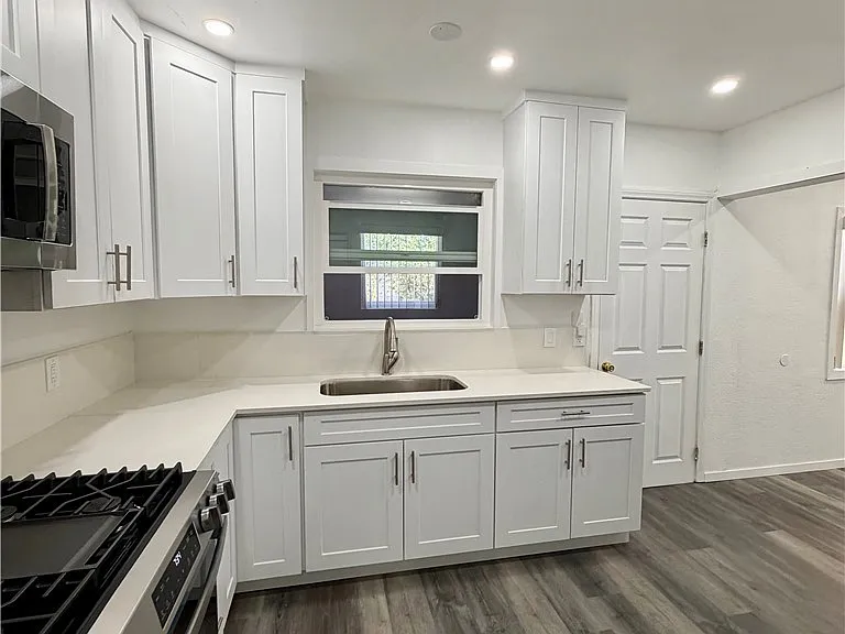 2428 Vasquez Pl — Photo 9