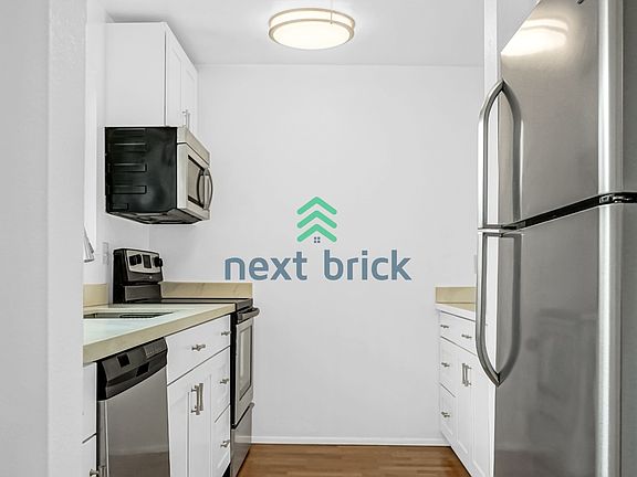 4th image of 555 Prospect St APT 4