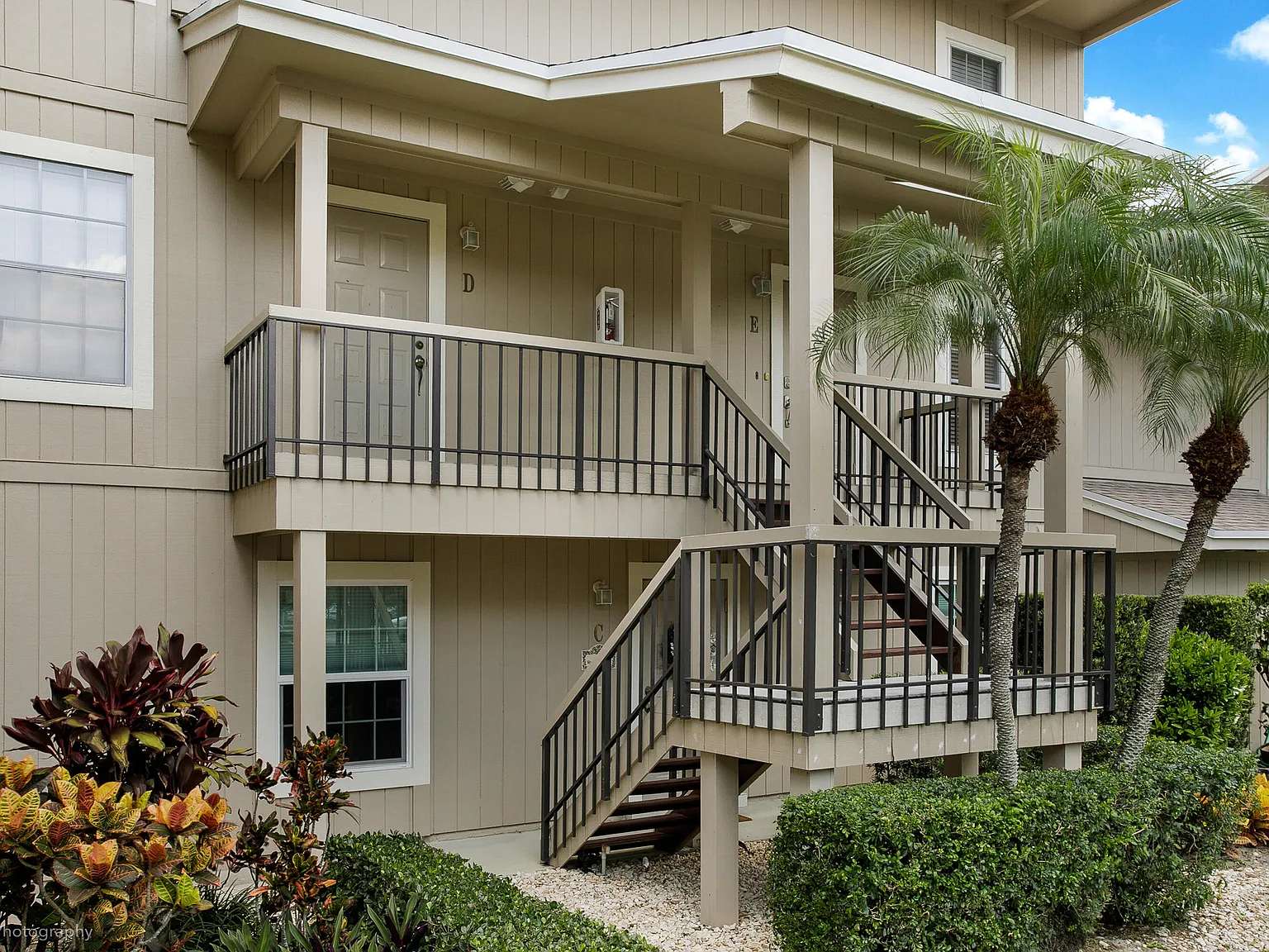 2 bed, 2.0 bath, 1240 sqft, $5,000 — Photo 1