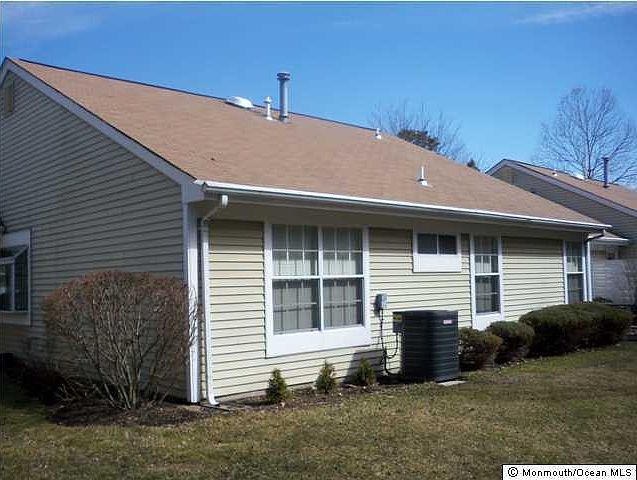 2nd image of 892 Stratford Court #B