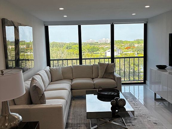 4th image of 7847 Lakeside Boulevard #1063