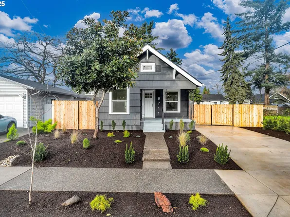 9711 SE Reedway St, Portland, OR 97266