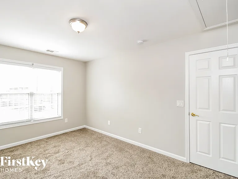 7660 Forest Glen Way — Photo 11