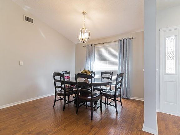 5th image of 1007 Jackson Creek Ct