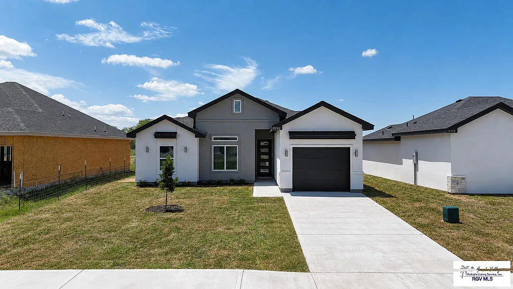 3 bed, 2.0 bath, 1197 sqft, $1,700 — Photo 1