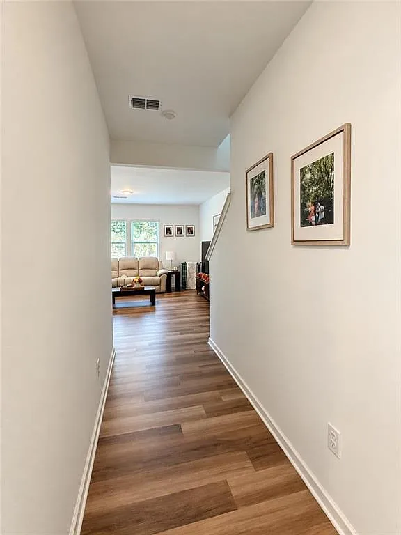4 bed, 3.0 bath, 2072 sqft, $2,450 — Photo 3
