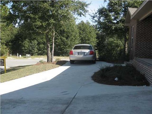 2nd image of 119 Trailwood Dr