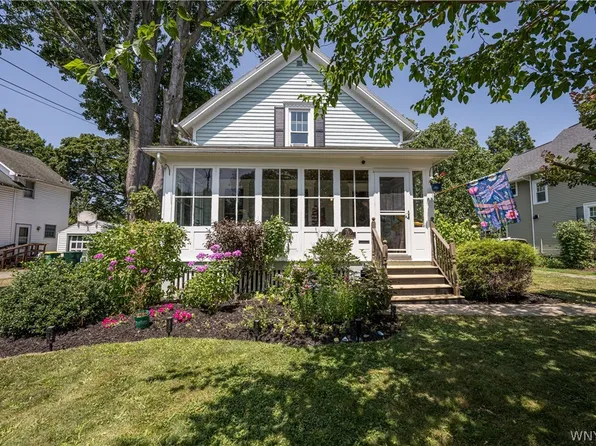 27 Linwood Ave, Hamburg, NY 14075