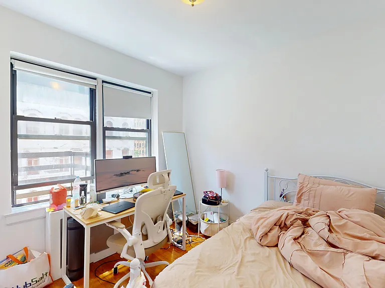 163 W 17th St #4J — Photo 6