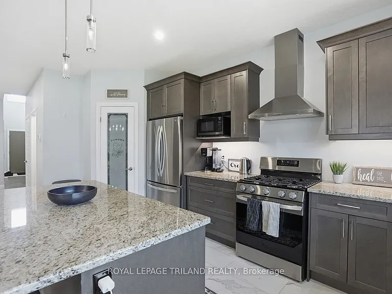 3601 Lynds St — Photo 20