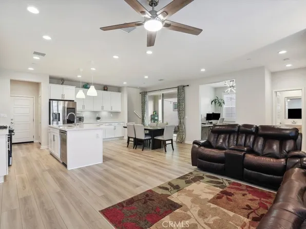 13878 Gazania Ln, Fontana, CA 92336