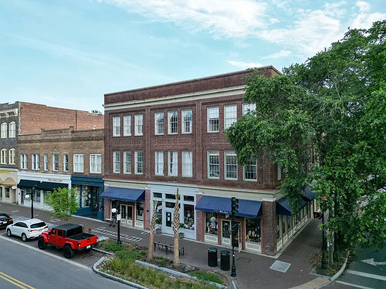 321 W Broughton St #7 — Photo 3