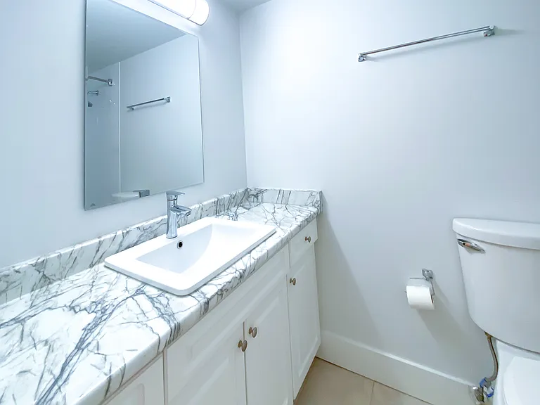 935 Marine Dr — Photo 57