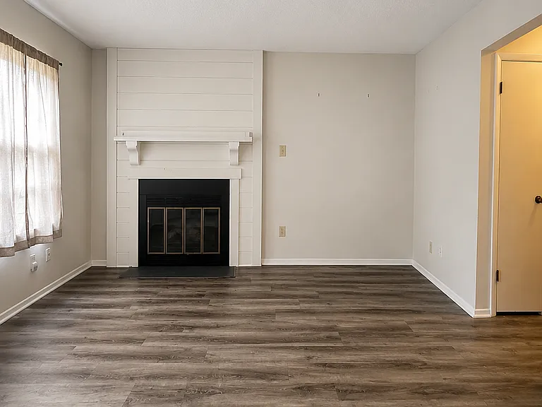 109 Palace Cir — Photo 2