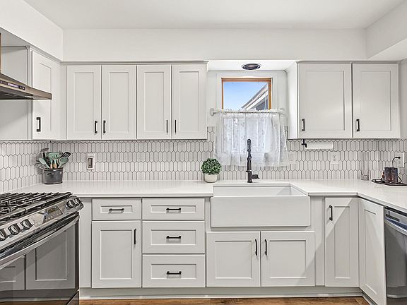 3rd image of 6842 Homestead Ave S