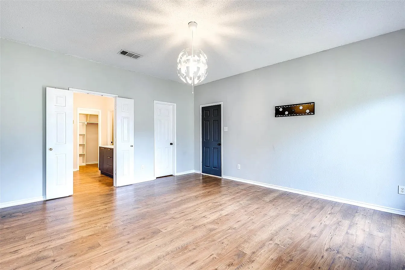 4 bed, 2772 sqft, $2,850 — Photo 4