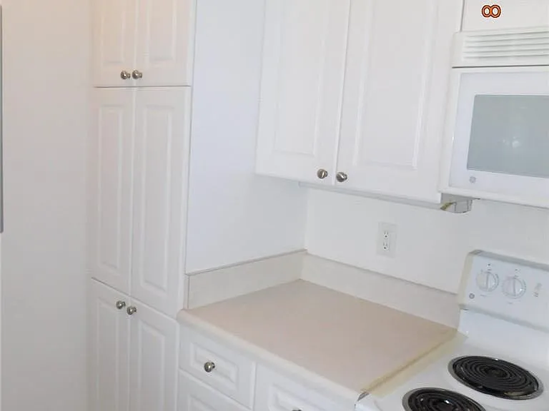 2381 Wessington Dr — Photo 6