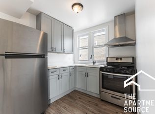 3511 W Beach Ave #2F, Chicago, IL 60651