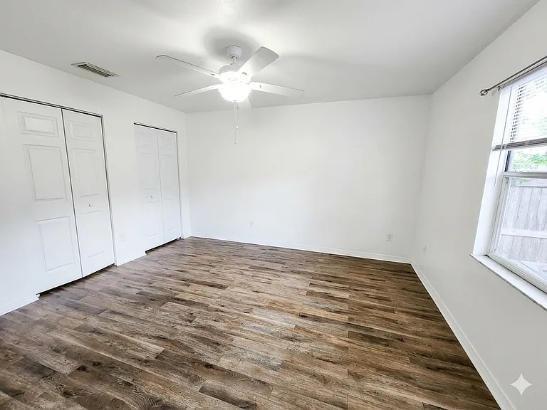 Master bed room