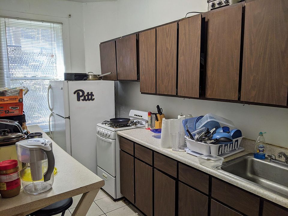 Eat in kitchen