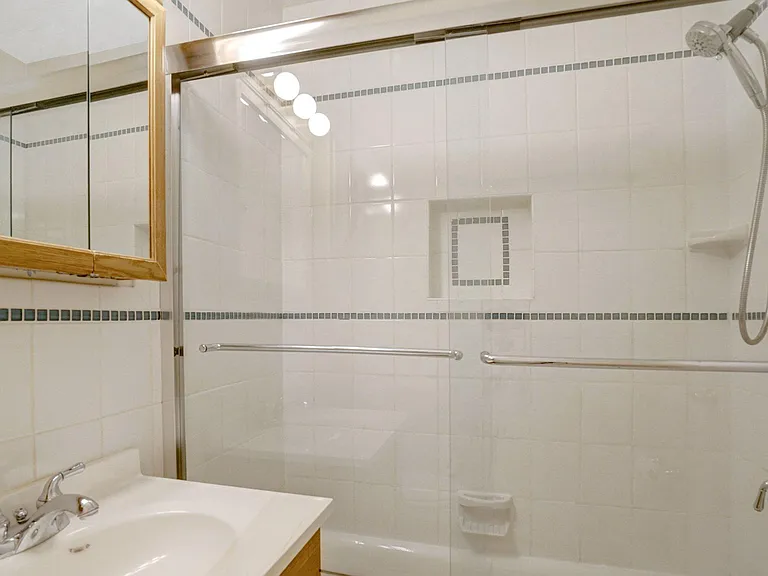 8236 Governors Ct — Photo 26