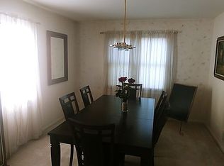 2865 Winchester Dr, Elgin, IL 60124