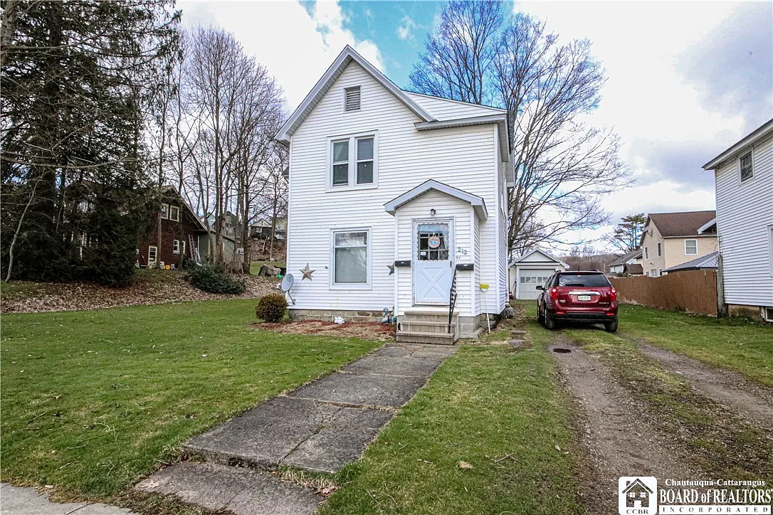 212 W Falconer St photo 1