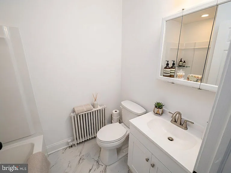 1835 Corcoran St NE — Photo 10