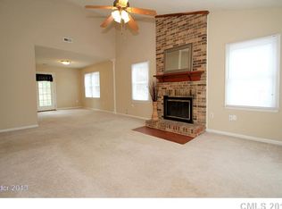 7112 Walterboro Rd, Charlotte, NC 28227