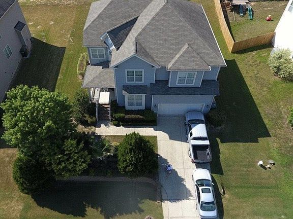 2nd image of 435 Oak Alley Trl