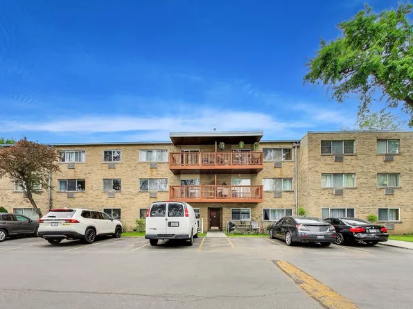 750 Dempster St #103, Mount Prospect, IL 60056