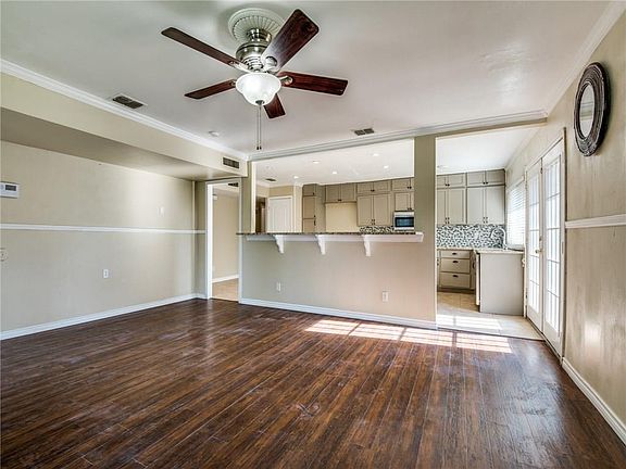 2nd image of 2219 Lockwood Dr