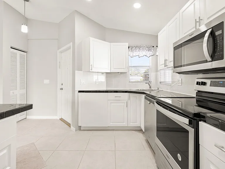 1209 Pine Sage Cir — Photo 30
