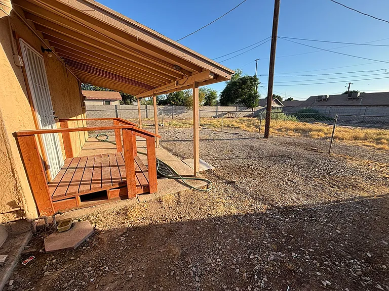 874 S Palm Ave — Photo 18