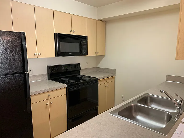 Falcon Ridge Apartments — Photo 4