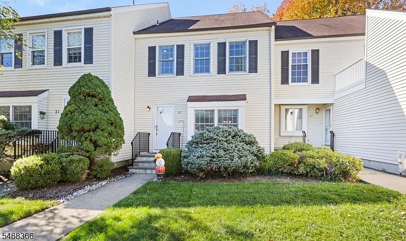 1st image of 29 Galway Dr