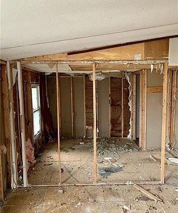 5th image of 1009 Park Dr