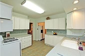 4th image of 523 W 74th St