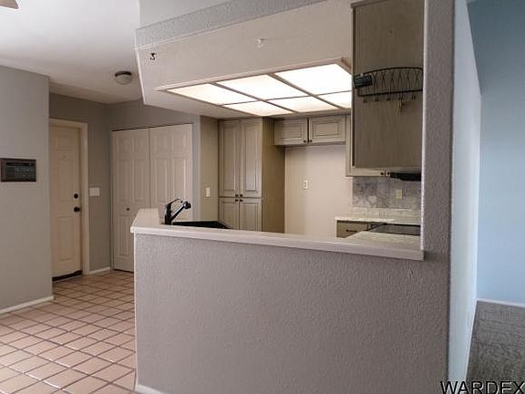 5th image of 980 Acoma Blvd S