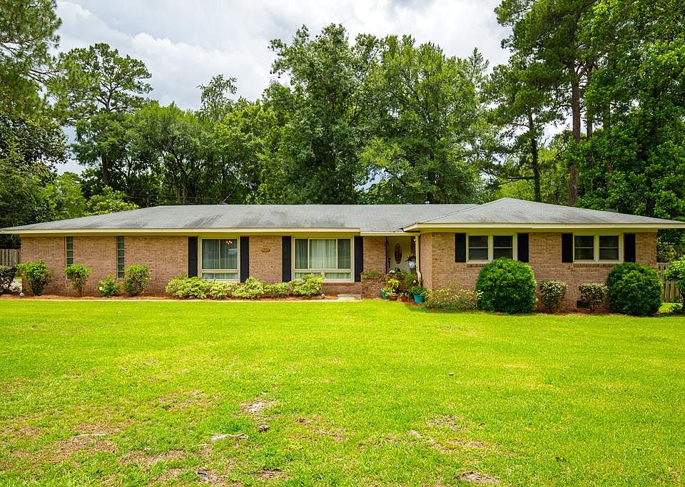 1st image of 807 Tanglewood Dr