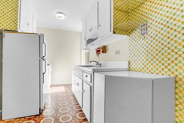 Sold by Mitra Hakimi Realty Group, LLC | media 8